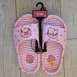 Strawberry Shortcake Girls Comfort Flip Flop Slides Size 3Y